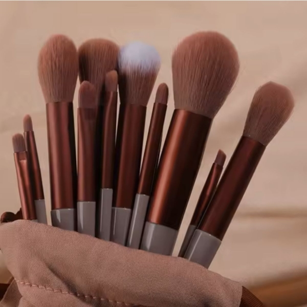 Conjunto 13 Peças Pincéis de Maquiagem com Estojo de Veludo (Cores Sortidas)